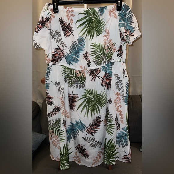 White summer dress - Picture 2 of 4